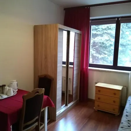 Kwatera prywatna Dom Zielna 61 *